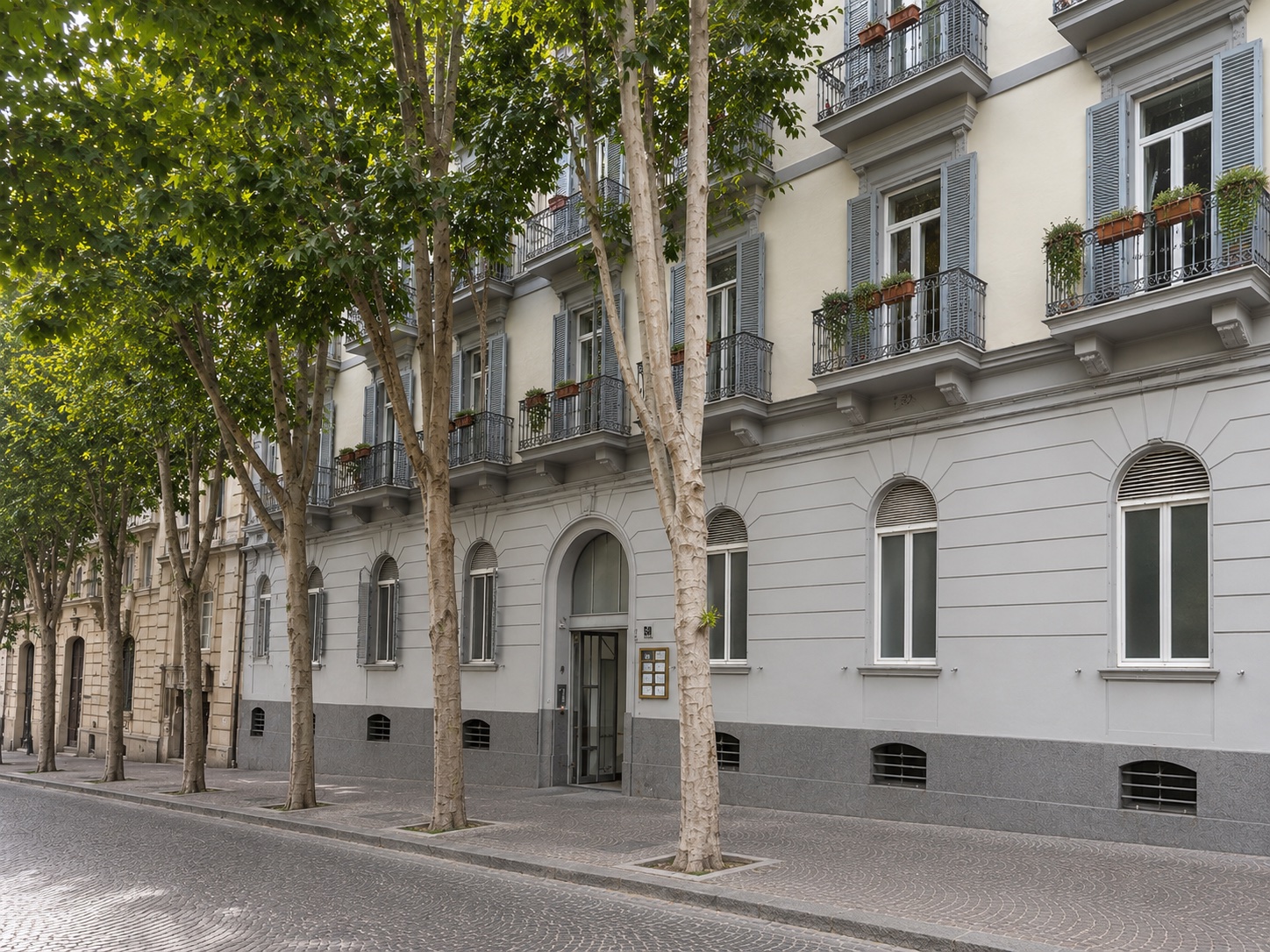 Facade of the Studio Finizio building at Via Bernini 58 in Naples